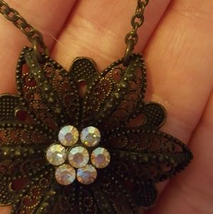 Vintage flower necklace.